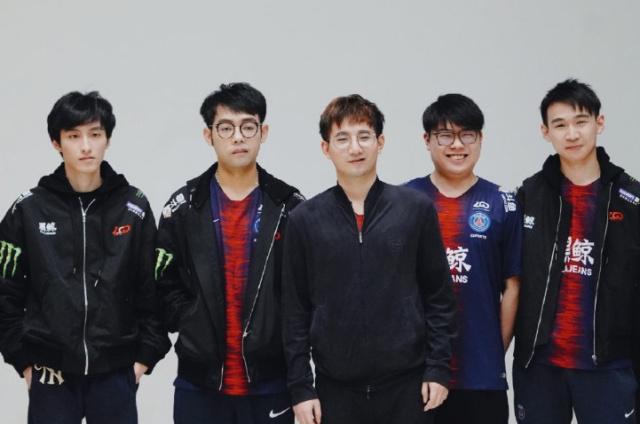 起一阵足球 起一阵足球